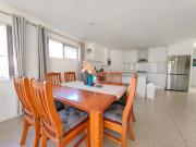 Stylish Cosy Retreat in North LakesAir-Con