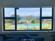 Whale Tale Beachfront Apartment-50m from beach