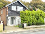 Serene 3-Bedroom Family Rochdale Home with Garden