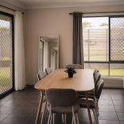 Bright Family Retreat - Quiet Caboolture Stay