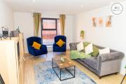 Spacious 5-Bed Apartment for Groups · Free Parking