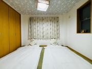 3 min direct to Umeda10 min to Nihonbashi, direct access to Kyoto line, Kobe line, Takarazuka line, convenient transportation, 14 people can use the private bathroom