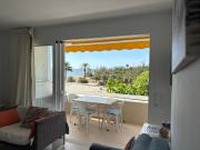Holiday apartment with direct sea promenade access