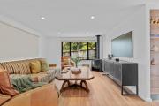Ankers at Mollymook - spacious beach retreat
