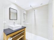 Chalet moderne, jacuzzi, sauna, 12 pers, proche pistes - FR-1-398-636