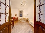 Authentic Old Riga Heritage, 2BR, Grand Ceilings