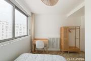 Room in spacious T7 in Paris 20