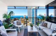 Sea-view apartment in the heart of Gold Coast
