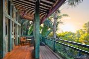 Kumara Wooden House 3 BR Shared Pool View ZN376
