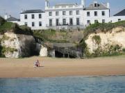 Broadstairs Beach Holiday Apartments, seafront stays opposite Kingsgate Bay with a parking space