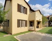 Double Story 2-Bedroom House in Sandton