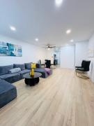 Modern Hollywood Beach Retreat 2BDx2BTH - Games, WiFi, AC