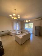 Cozy Apartment with Zoo View