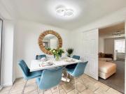 Contemporary 4-Bed home for Contractors & Families