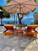 Πέτρινη αυλή, Αρμενιστης Ικαρια