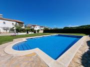 Casa adosada en LEscala con terraza y parking privado, cerca de la playa - HISP-236-83