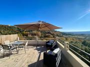 Studio au calme, grande terrasse avec vue vallée