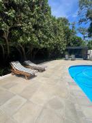 Stylish 2 Bedroom Cottage - Vineyard Views & Stunningly beautiful surroundings