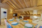 Appartement LE BUET skis aux pieds, piscine & Spa