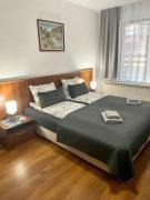 The Cozy Spot by the Ski Lift Gondola