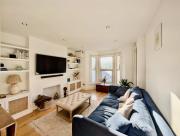 Stunning London Apartment with Balcony & Modern Amenities