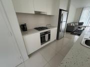 Modern 2 bedroom & 2 bathroom apartment with stunning Sydney CBD & Skyline Views!