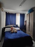 Apartamento 150 metros da roda gigante barra Norte Balneário Camboriú 1 quarto acomoda até 5 pessoas duas camas sofás na sala bem confortáveis 1 vaga de garagem privada todo mobiliado