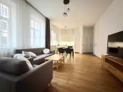 Prestigious Location - 2 Bedrooms - 6 Guests - Riga Centre