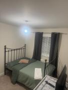 Large Cozy Room in Bute House