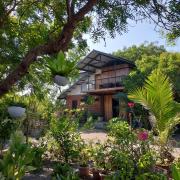 Beachfront AC Cave Cabin for 10pax