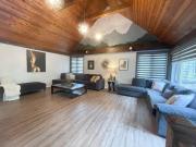 Cottage getaway in the city, for intimate family gathering