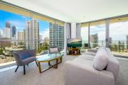 Surfers Paradise Ocean Vista Suite with Pool