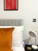 Urban City Centre Apartment 1 Private Parking