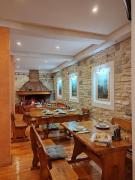 Apartments and pansion M&R