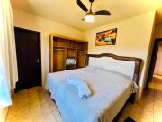 Casa Vintage 5 Quartos, Gramado frente e fundos , Roupas de cama completo , 4 Garagens, 9 camas