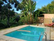 Casa das flores - Paraiso no Vale das Videiras, com natureza, canto dos pássaros e perto do centrinho