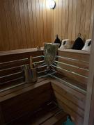 Будинок з лазнею