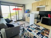 Cozy apartment with pool - lake view