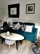 Oohlala - High ceiling Peaceful Relaxing Bushland view