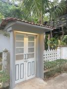 Charming dark lodge in river