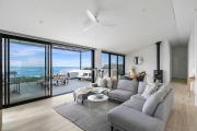 Beachside in Kioloa - oceanfront luxury bungalow