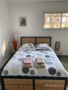 Studio au calme avec terrasse et parking privé