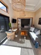 Lighthouse Beach cottage