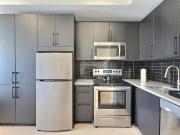 Stylish Studio, Walk to Food, Bars and Baseball