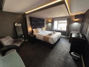 5BR Manchester Home Jacuzzi, Garden & Parking