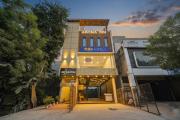 FabHotel Kavya Inn - Nr The Mall of Faridabad