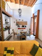 Ciccios Loft- Central Loft