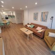 Central family apartment near the beach