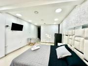 RG Deluxe Studios, 5 min Clínica Imbanaco, Cosmocentro y Plaza de Toros