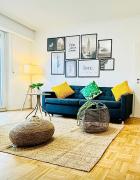 Charming City 1BR with outdoor space